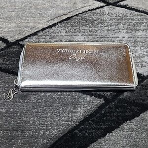 2012 VICTORIA SECRET ANGEL SILVER SHINE FULL-ZIP CHARM WALLET PRICE FIRM